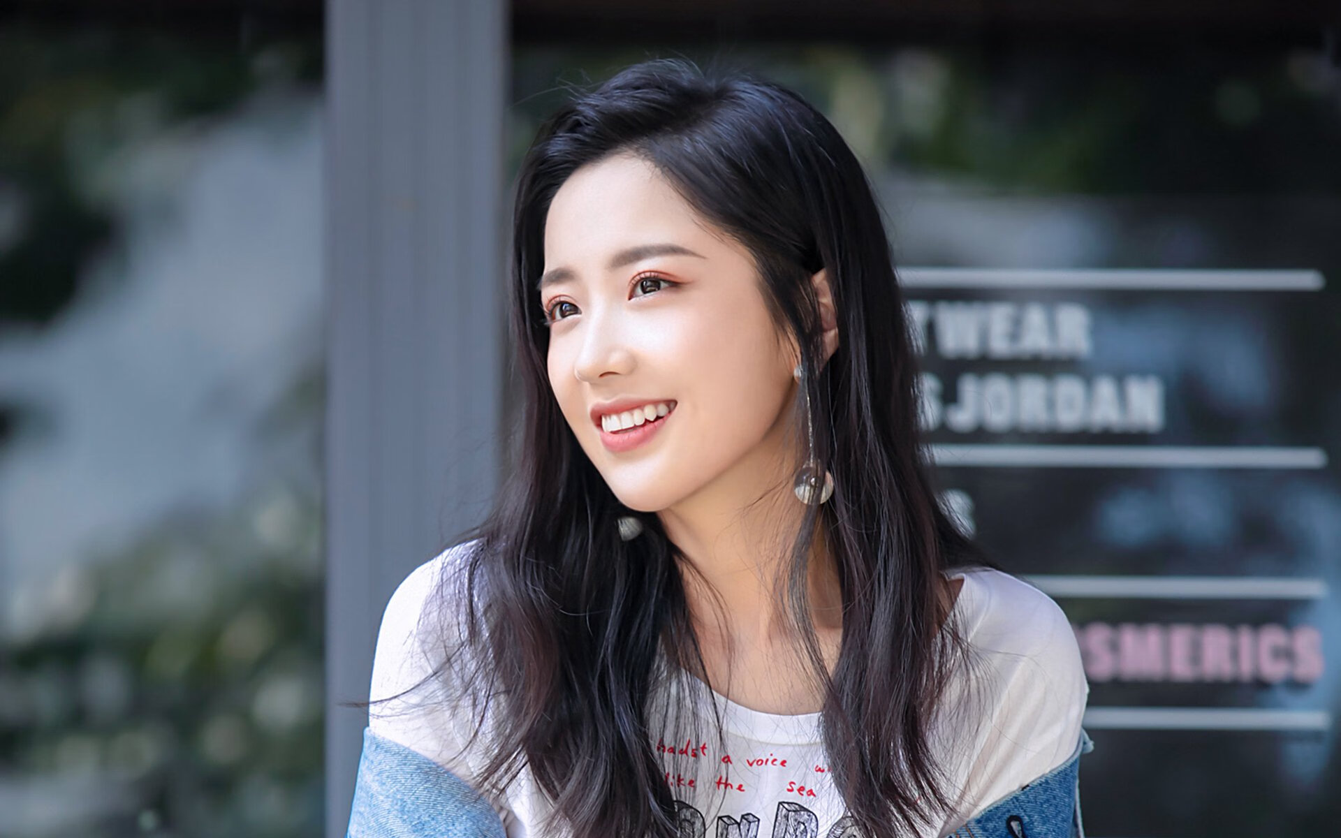 篮球世界的魔幻一夜，辽宁队压哨绝杀湖人，约基奇化身跨洋关键先生